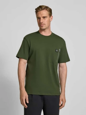 T-shirt z kieszenią zapinaną na zamek błyskawiczny model ‘Dargentee’ HUGO