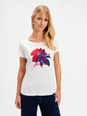 T-shirt z kolorową grafiką na środku