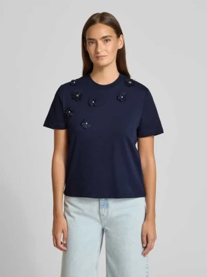 t-shirt z kwiatowymi aplikacjami Christian Berg Ciemnoniebieski