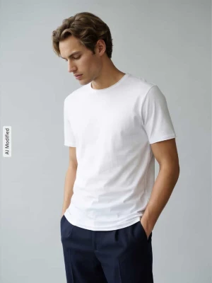 T-shirt z lekko zaokrąglonym dołem Strellson Biały