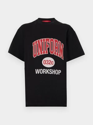 T-shirt z nadrukiem 032c