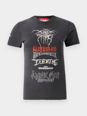 T-shirt z nadrukiem 032c