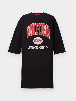 T-shirt z nadrukiem 032c