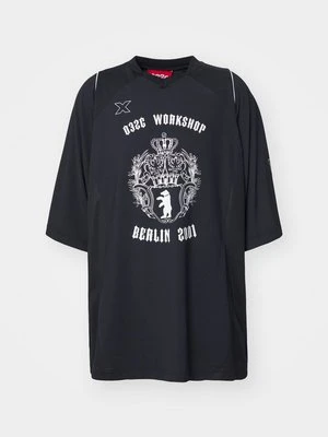 T-shirt z nadrukiem 032c