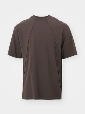 T-shirt z nadrukiem A-COLD-WALL*