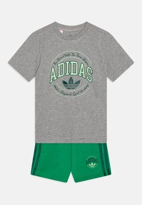 T-shirt z nadrukiem adidas Originals