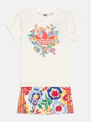 T-shirt z nadrukiem adidas Originals