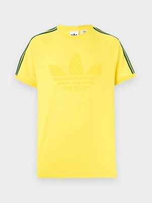 T-shirt z nadrukiem adidas Originals żółty