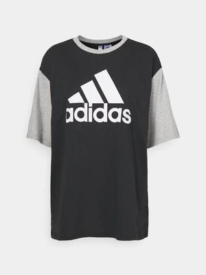 T-shirt z nadrukiem adidas Sportswear