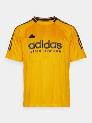 T-shirt z nadrukiem adidas Sportswear