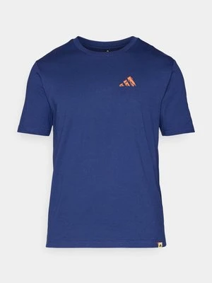 T-shirt z nadrukiem adidas Sportswear