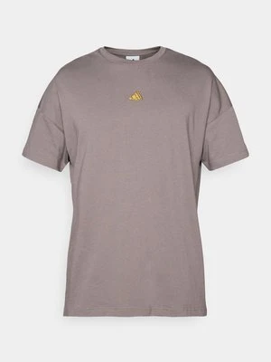 T-shirt z nadrukiem adidas Sportswear