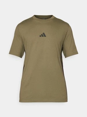 T-shirt z nadrukiem Adidas khaki