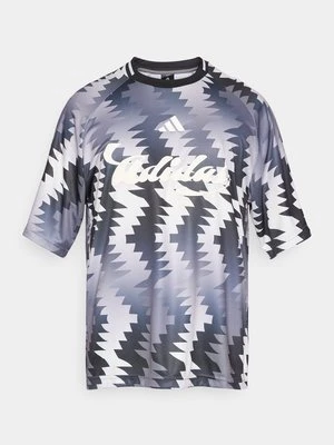 T-shirt z nadrukiem adidas Sportswear