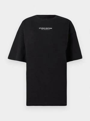T-shirt z nadrukiem alpha industries