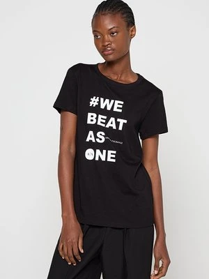 T-shirt z nadrukiem Armani Exchange czarny