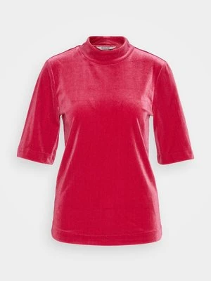 T-shirt z nadrukiem b.Young