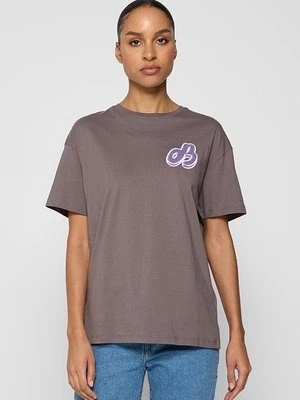 T-shirt z nadrukiem Bench