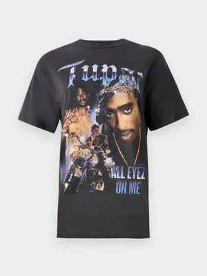 T-shirt z nadrukiem Bershka
