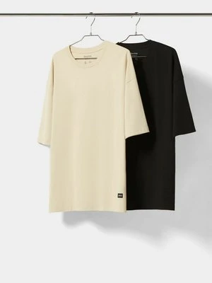 T-shirt z nadrukiem Bershka