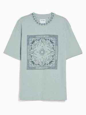 T-shirt z nadrukiem Bershka