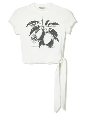 T-shirt z nadrukiem Bershka mleczny