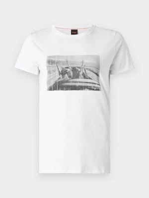 T-shirt z nadrukiem Boss