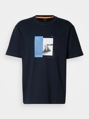 T-shirt z nadrukiem Boss