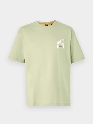 T-shirt z nadrukiem Boss