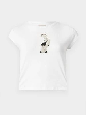 T-shirt z nadrukiem Calvin Klein biały