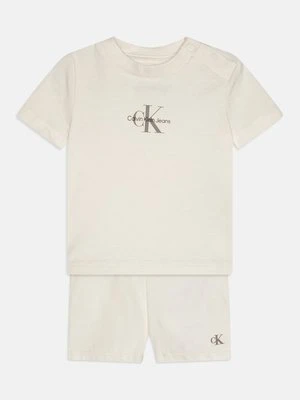T-shirt z nadrukiem Calvin Klein Jeans