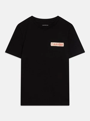 T-shirt z nadrukiem Calvin Klein Jeans