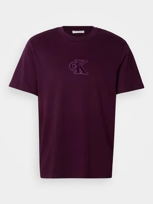 Zdjęcie produktu T-shirt z nadrukiem Calvin Klein Jeans fioletowy