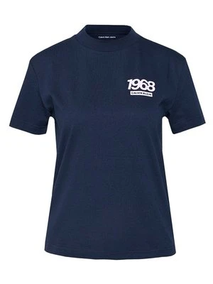 T-shirt z nadrukiem Calvin Klein Jeans granatowy