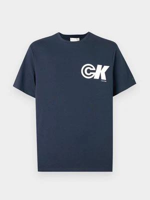 T-shirt z nadrukiem Calvin Klein Jeans granatowy