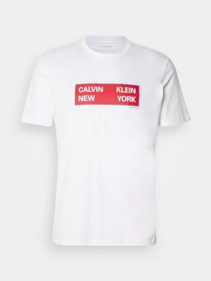 Zdjęcie produktu T-shirt z nadrukiem Calvin Klein Jeans biały