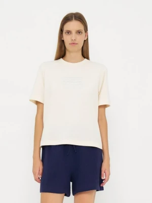 T-shirt z nadrukiem Calvin Klein Jeans liliowy