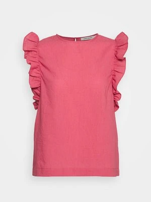 T-shirt z nadrukiem Carin Wester