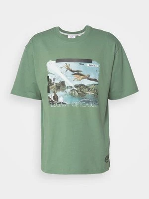 T-shirt z nadrukiem carlo colucci