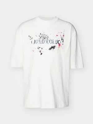 T-shirt z nadrukiem carlo colucci
