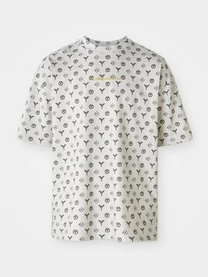 T-shirt z nadrukiem carlo colucci