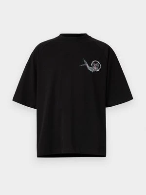 T-shirt z nadrukiem carlo colucci