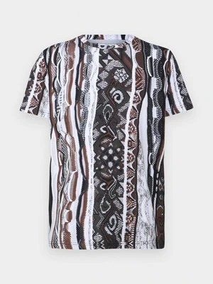 T-shirt z nadrukiem carlo colucci