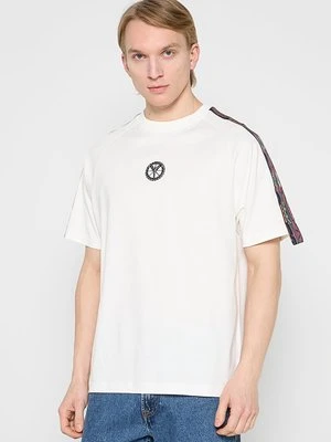 T-shirt z nadrukiem carlo colucci