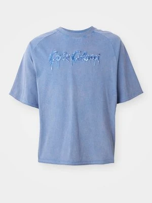 T-shirt z nadrukiem carlo colucci