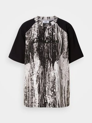 T-shirt z nadrukiem carlo colucci