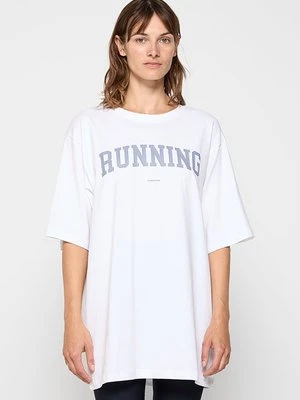 T-shirt z nadrukiem Carpatree