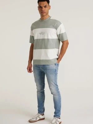 T-shirt z nadrukiem CHASIN'