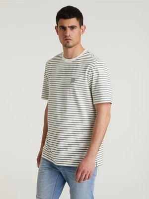 T-shirt z nadrukiem CHASIN'