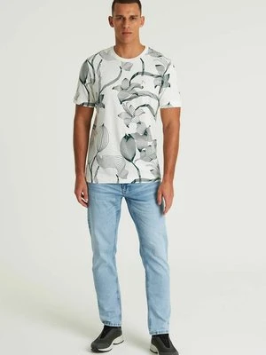 T-shirt z nadrukiem CHASIN'